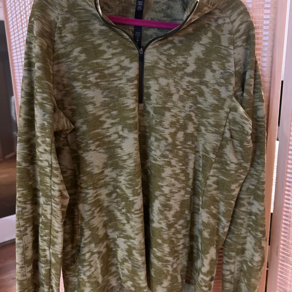 Lululemon Athletica Olive and Cream Pullover- excellent condition - Picture 1 of 6